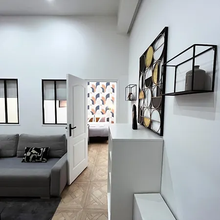 Apartment Urban Flat 66 - Pretty 3 Bedroom In *
